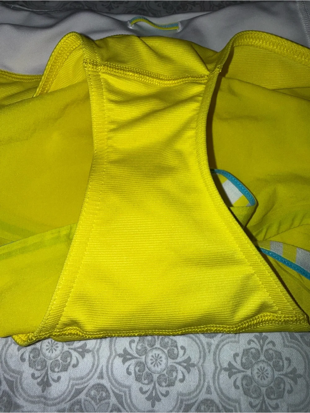 Lululemon Run: Racer ShortSizzle / Twin Stripe Sizzle / White Size 2